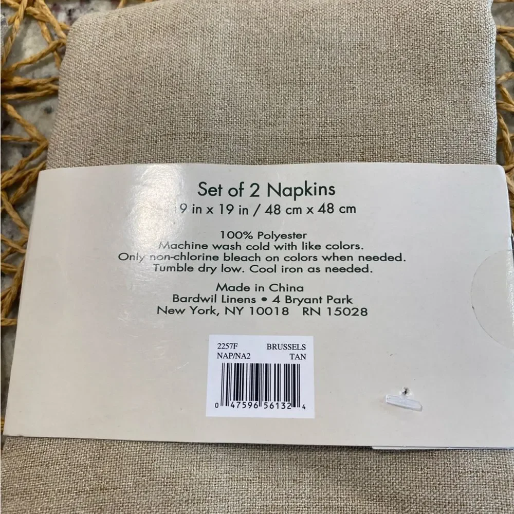 2 NEW SETS OF 4 EASY CARE BRUSSELS NAPKINS TAN 19” x 19”